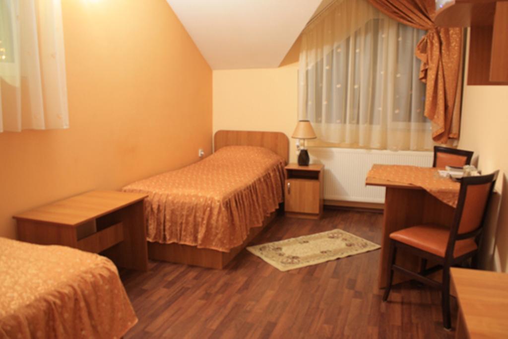 Pensiunea Bachus Piatra Neamţ Exterior foto