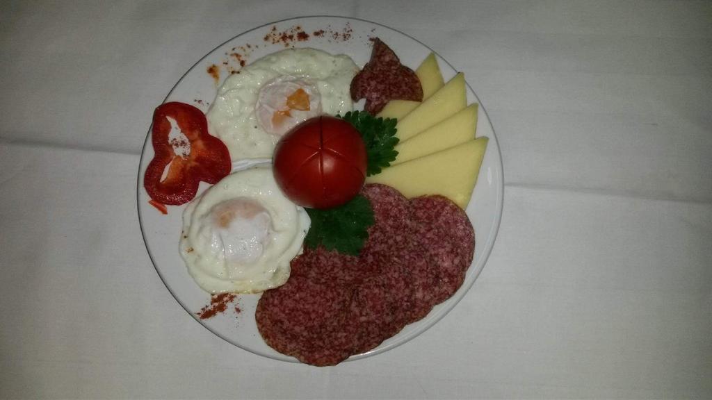Pensiunea Bachus Piatra Neamţ Exterior foto